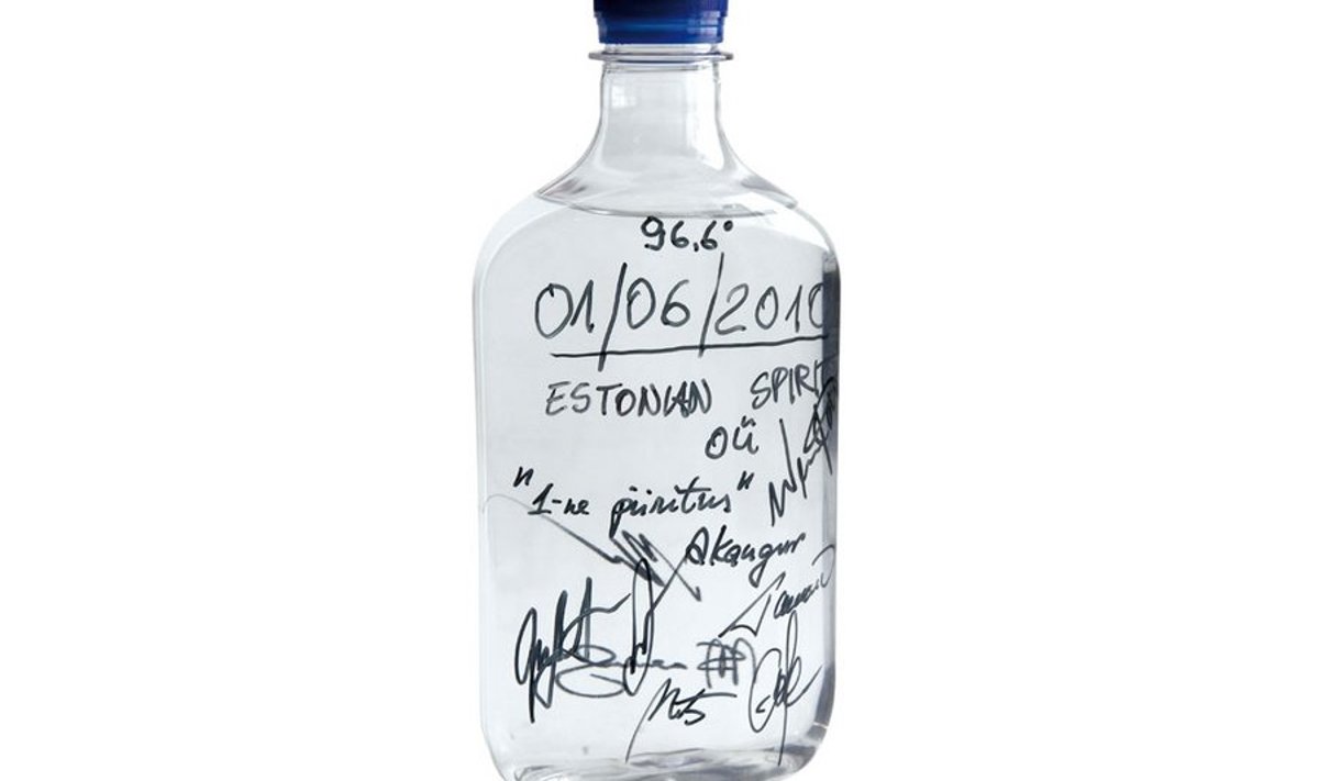 Sellele pudelile kirjutatud kuupäevast loetakse Eesti piiritusetootmise taassündi.