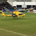 VIDEO | Inglise liigas maandus keset mängu väljakul helikopter