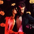 Kui sa Halloweeniks suuri plaane teinud ei ole, siis ehk võtate kallimaga ette hoopis selle vürtsika sekspoosi?