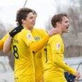 DELFI FOTOD | „Löök ja värav!“ FC Kuressaare tuuseldas Narva Transi