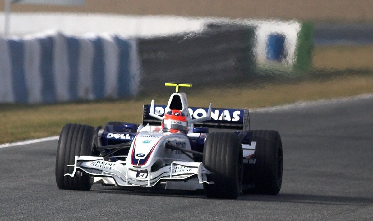 2007. aastal käis Eesti Päevaleht Hispaanias Jerezi ringrajal Marko Asmeri proovisõidul.