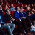 FOTOD: Noortele suunatud seksifilmi esilinastus täitis kinosaali naerupahvakutega