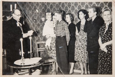 1957. aastal ristiti Katre omas kodus.