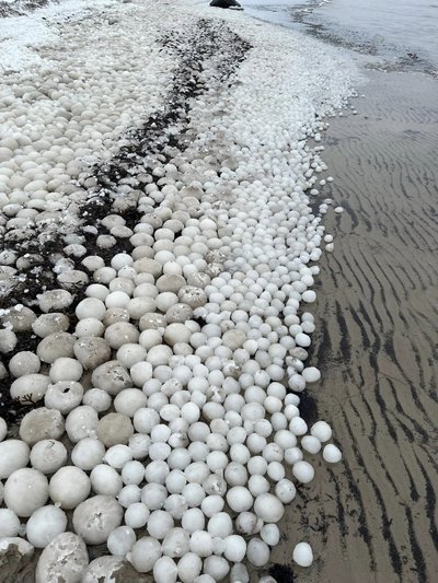 Jääpallid meres
