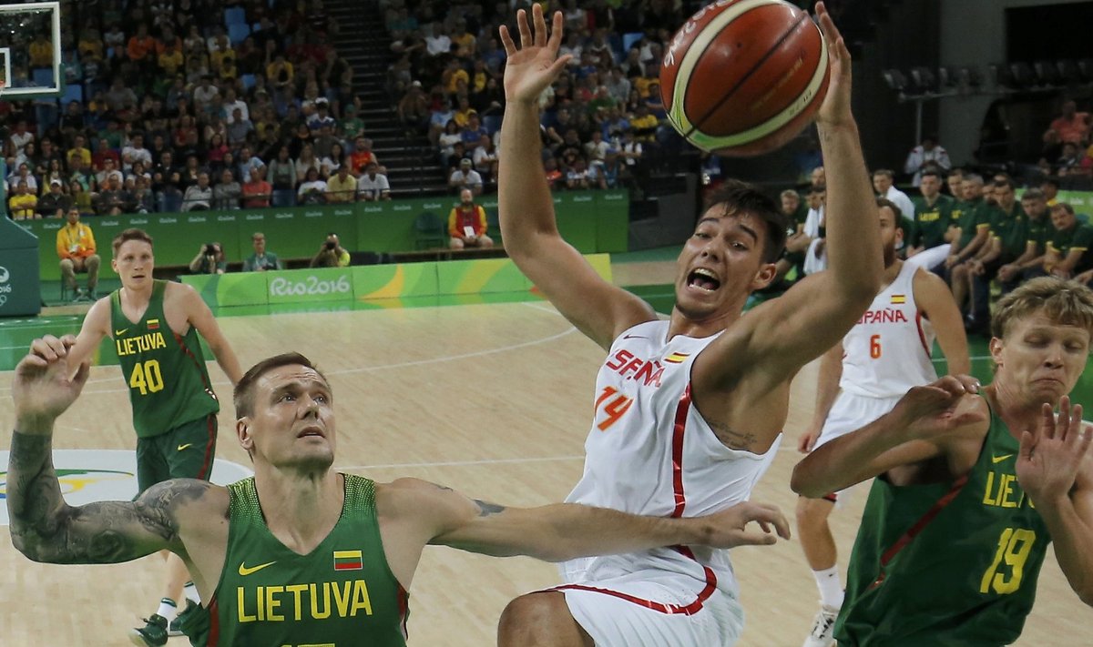 Basketball - Men's Preliminary Round Group B Spain v Lithuania