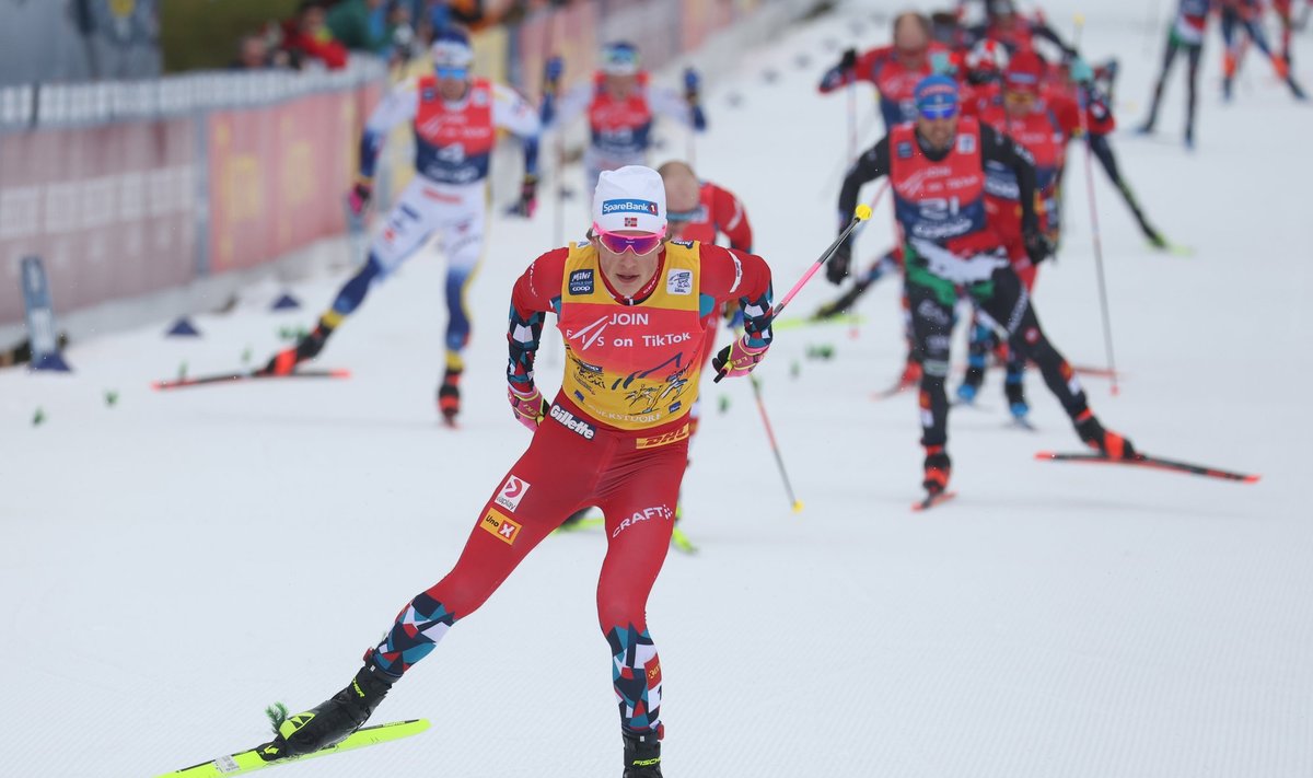 Johannes Hösflot Kläbo järjekordse võidu suunas liikumas.
