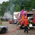 FOTOD: Pärnus Liiva tänaval puhkes garaažides tulekahju