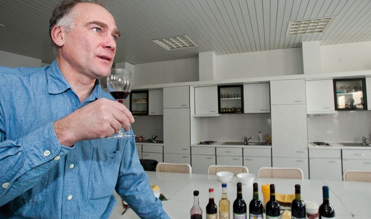 Viinamarjakasvataja Jaak Eensalu tahaks tänavusest saagist valmistada veini ka müügiks.
