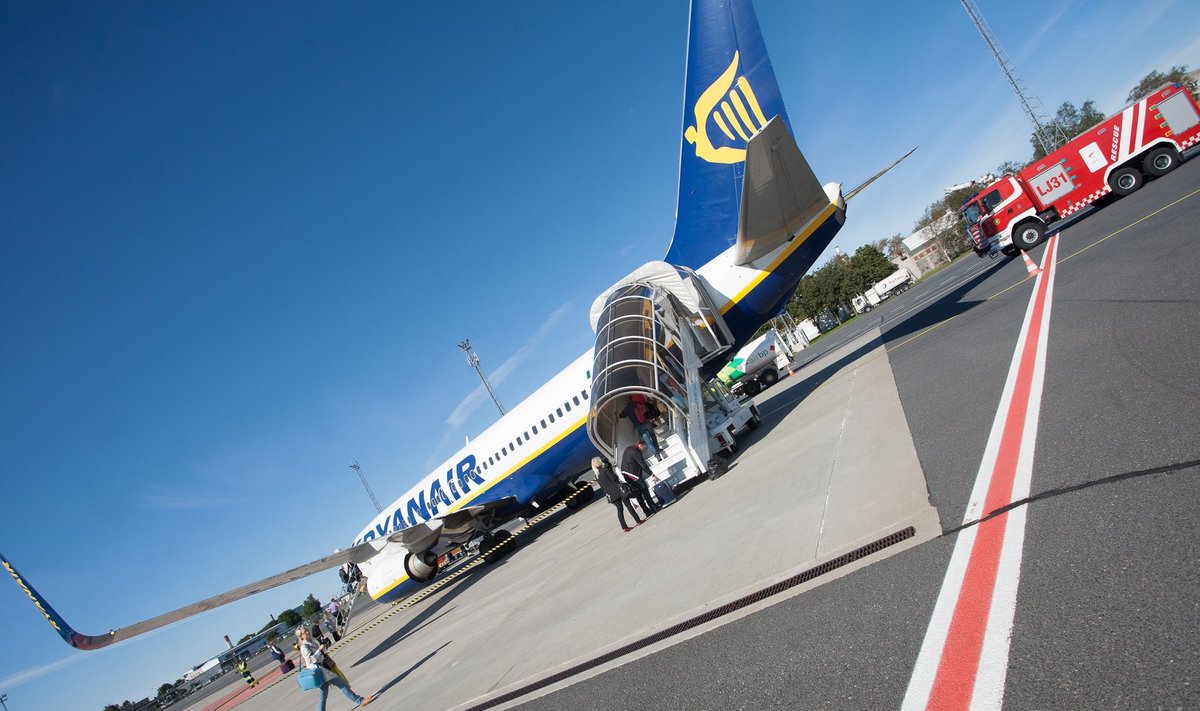 Ryanair hakkas klientidele pakkuma võimalust valida oma istekohta, vähendas käsipagasi piiranguid ja lisatasusid.