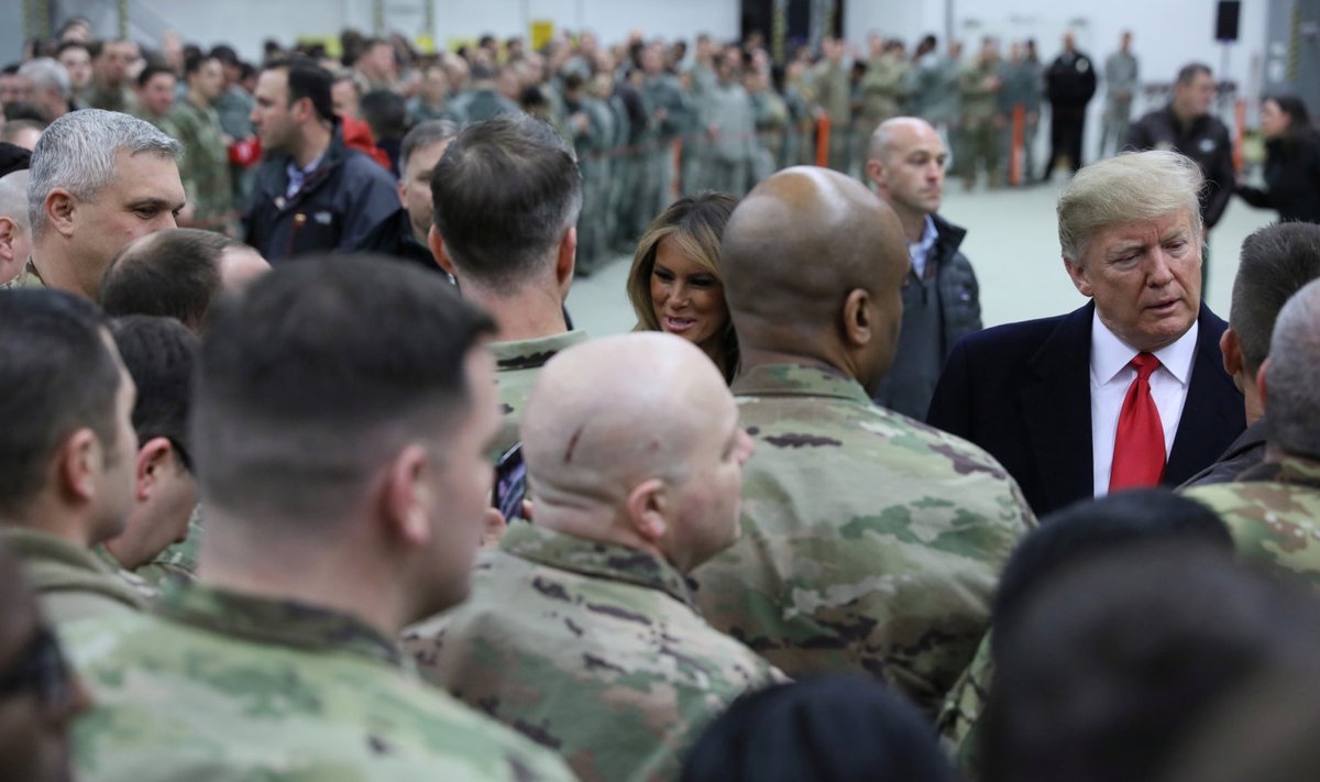 Donald Trump külastamas Ramsteini õhuväebaasi