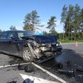 FOTOD: Tartumaal põhjustas veok avarii, kolm inimest viidi haiglasse