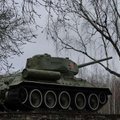 Кто будет переносить "нарвский танк" — памятник "освободителям города"? Ответственность брать на себя никто не хочет