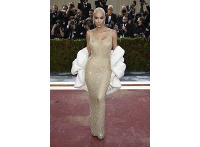 Kim Kardashian kandmas Marilyn Monroe kleidi