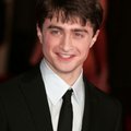 Daniel Radcliffe naerab gei-juttude üle