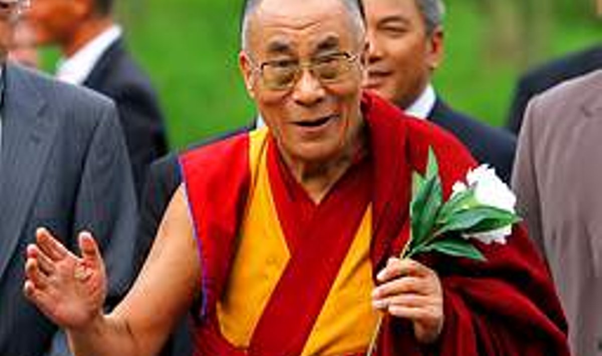 LIHTNE MUNK VÕI TAEVALIK SUURKUJU? Kuueteistkümnelapselisest talupojaperest pärit Tenzin Gyatso, XIV dalai-laama (s 1935). AFP