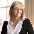 RAAMATUKATKEND: J. K. Rowling "Ootamatu võimalus"