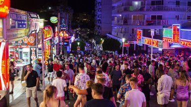 Hispaania saared laiendasid piiranguid alkoholi tarbimisele turismipiirkondades