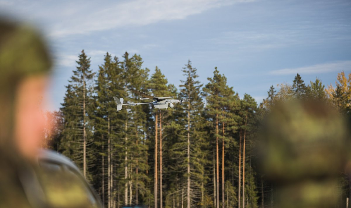 У эстонской границы не осуществляется активная военная деятельность, поэтому нет необходимости повышать уровень угрозы.