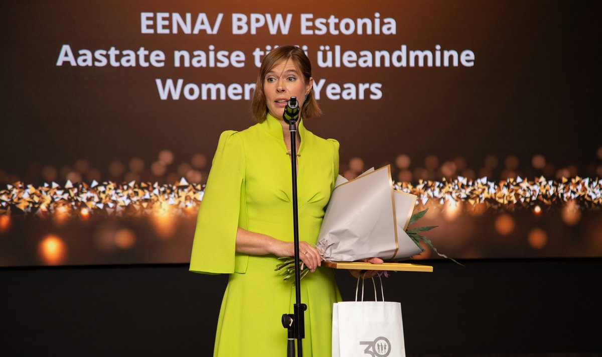 Eelmisel aastal tunnustas EENA president Kersti Kaljulaidi aastate naine auhinnaga.