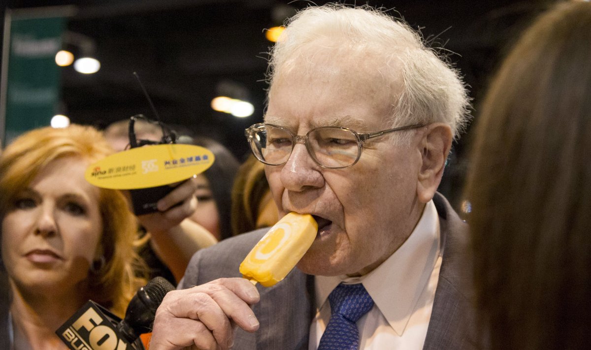 Maailma ühele rikkamale inimesele Warren Buffettile meeldib ettevõtte aktsionäride koosolekul jäätis