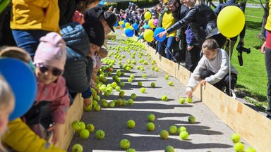 FOTOD | Viljandis veeresid heategevuslikul pallirallil 1572 tennisepalli