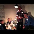 VIDEO: Feliz Navidad! Ewert and The Two Dragons saadab jõulutervitusi
