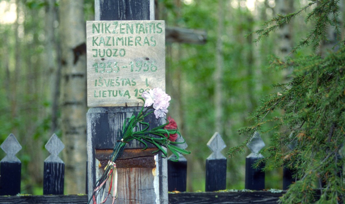 Памятная табличка погибшим в Сибири литовцам