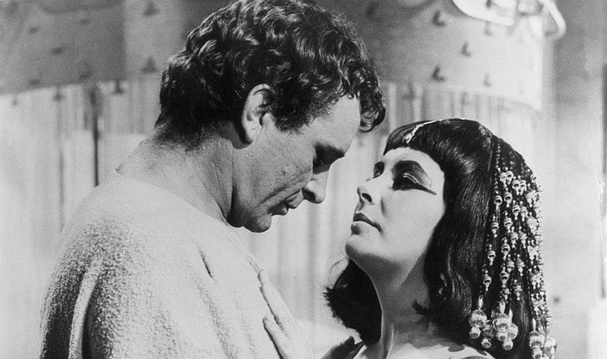 1963. aastal linastunud filmis mängis Kleopatrat Elizabeth Taylor ning Marcus Antoniust Richard Burton