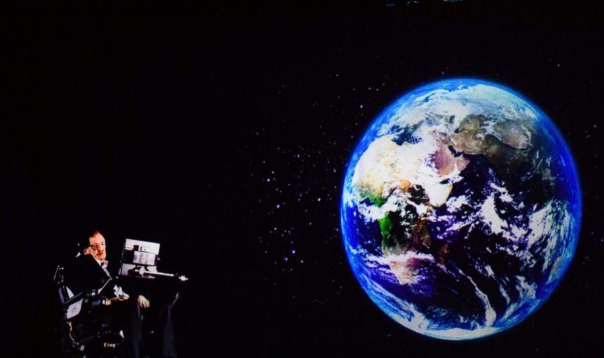 Stephen Hawking hologrammina Hong Kongis kõnelemas.