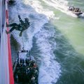 ФОТО и ВИДЕО: Спецподразделения Сил обороны и PPA отработали высадку на корабль Tallinnk и хийумааский паром