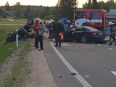 27. juuni, Haava. Tartust Jõhvi poole liikunud Mercedes Benz kaldus lauges paremkurvis vastassuunavööndisse, kus talle sõitis vastu Citroën. Tolle juht, 38-aastane mees, suri sündmuskohal.
