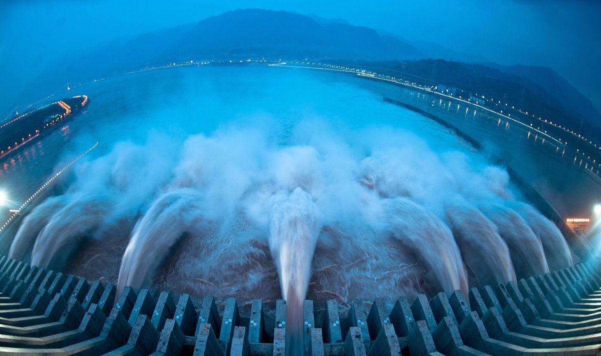 Kolme Kuru tamm, hiiglaslik hüdroenergiaprojekt Jangtse jõel