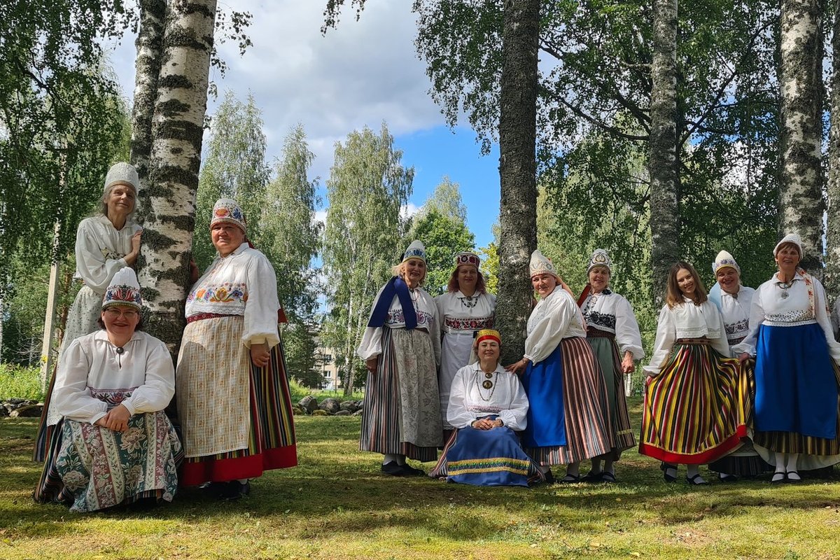 VIDEO | Laupäeva õhtul lauluga ehk Vaata rahvamuusikaansambli Kungla 45. sünnipäeva lustist pakatavat kontserti