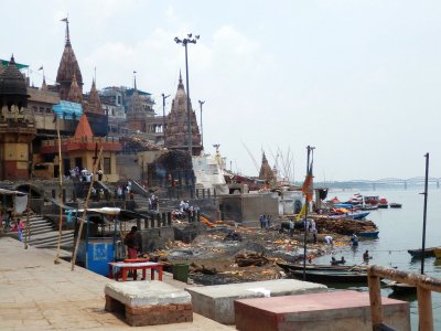 Surnute põletamise koht Gangese kaldal.