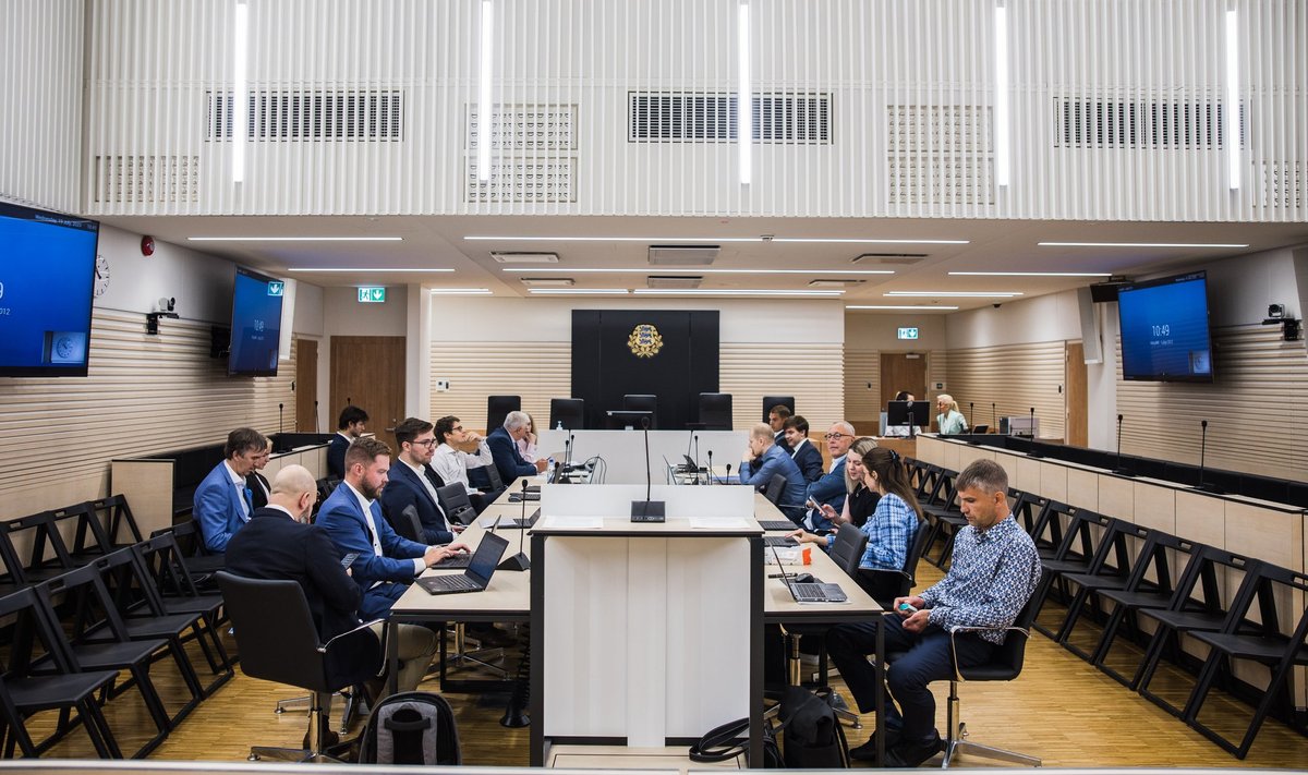 ADVOKAADID OMAVAHEL: CoinLoani võlausaldajate esimesel koosolekul vaidlesid omavahel advokaadid.