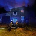ФОТО | В Вильянди произошел пожар в рядном жилом доме. Погибло два человека
