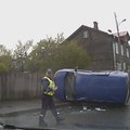 VIDEO: Kokkupõrge 30-alas keeras auto külili