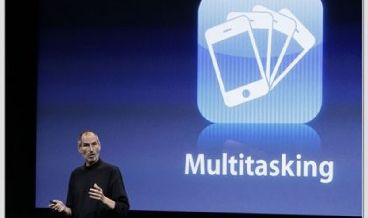 Jobs tutvustab iPhone OS 4.0 üht tähtsaimat uuendust