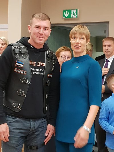 Narvakate fotod koos Kersti Kaljulaidiga, Narva Noorte Meremeeste Klubis