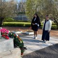 ФОТО | Мэр Нарвы Катри Райк возложила цветы к мемориалу погибшим во Второй мировой войне