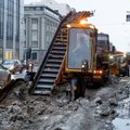 ФОТО и ВИДЕО: Смотрите, как "коммунист" убирал снег с таллиннских улиц