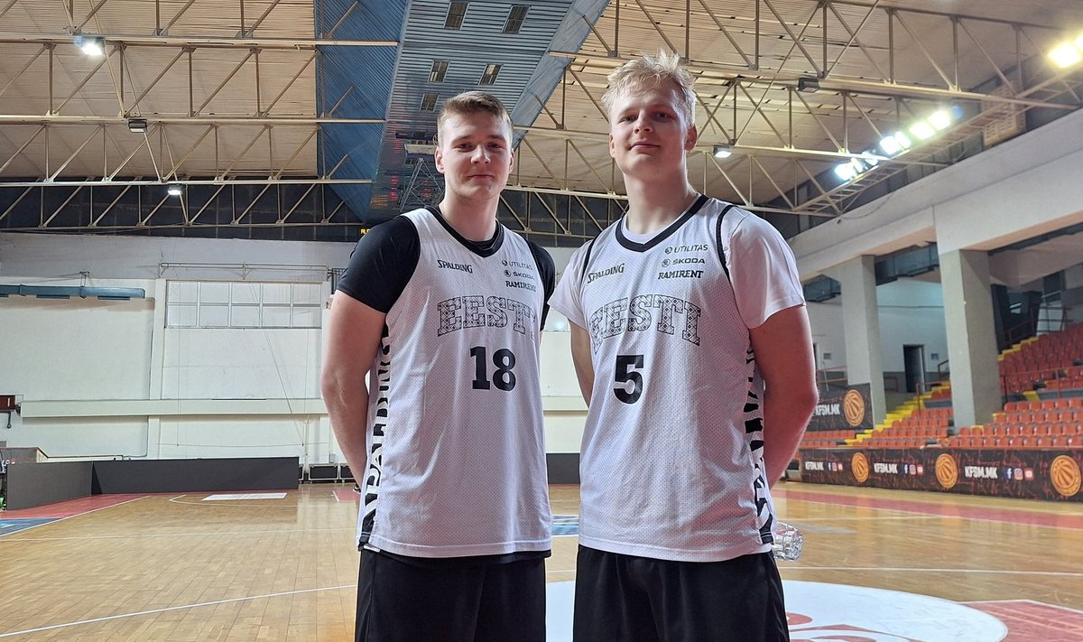 Kaspar Treier (vasakul) ja Joonas Riismaa pärast Eesti koondise treeningut Skopjes.