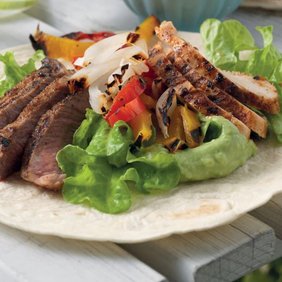 Fajita grillitud rinnatüki, guacamole, köögiviljade ja hapukoorega