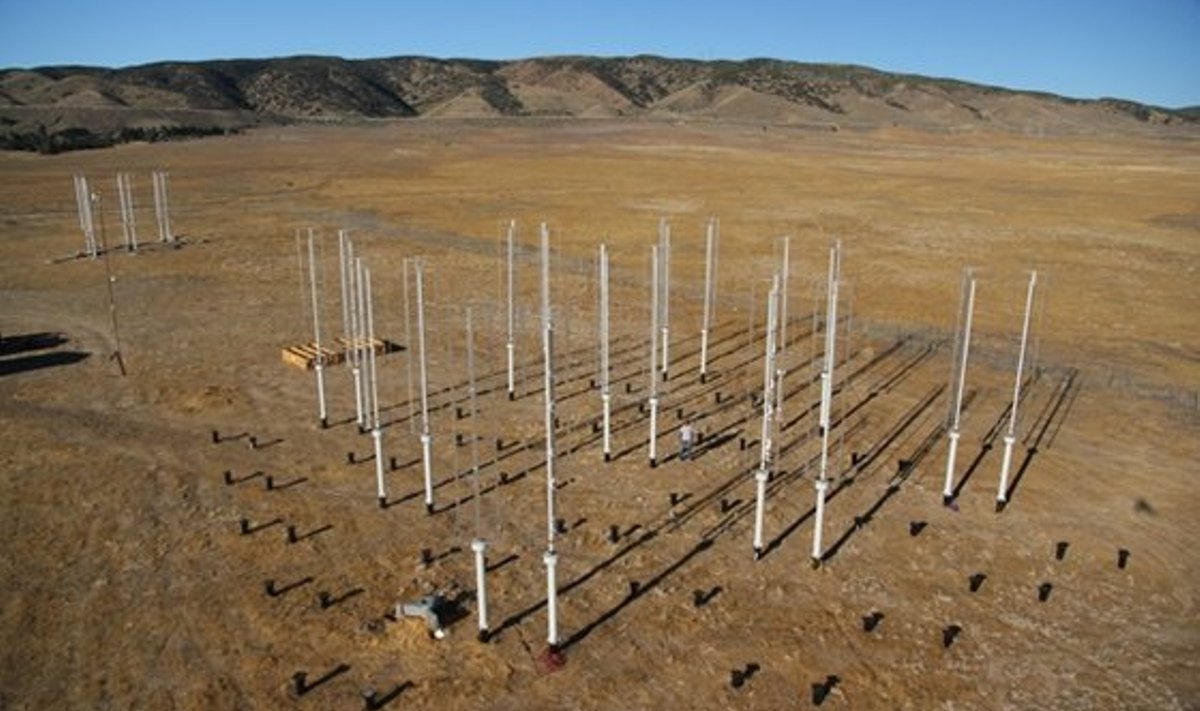 Vertikaalteljelised tuulegeneraatorid töös. Foto: Caltech