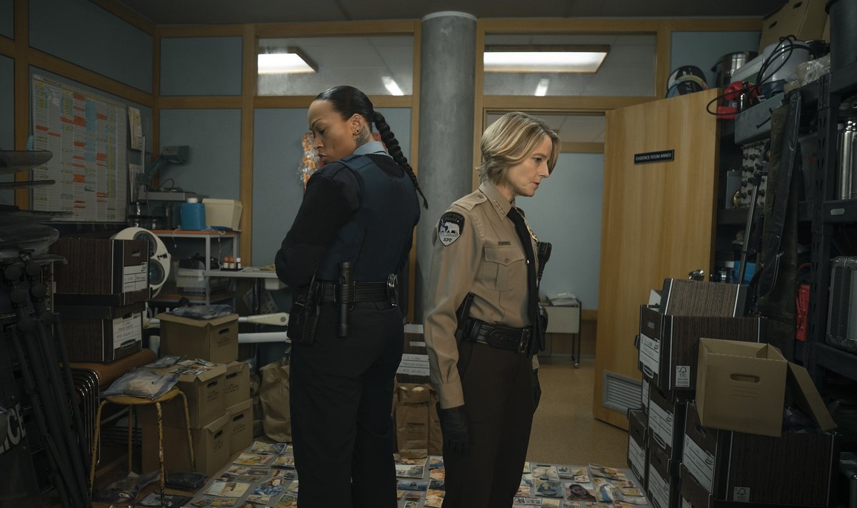 KARMID NAISED ALASKAL: Liz Danvers (Jodie Foster, paremal) ja Evangeline Navarro (Kali Reis) kannavad „True Detective’i“ neljanda hooaja põhiraskust. 