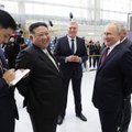 Putin kinkis Kim Jong-unile karabiini ja kosmoseskafandri kindad