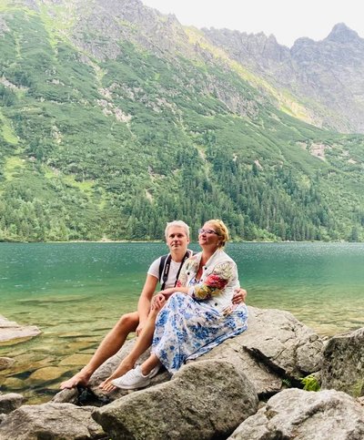 Liisa Oviir ja Evar Ojasaar Tatrates, kus paar ka kihlus.