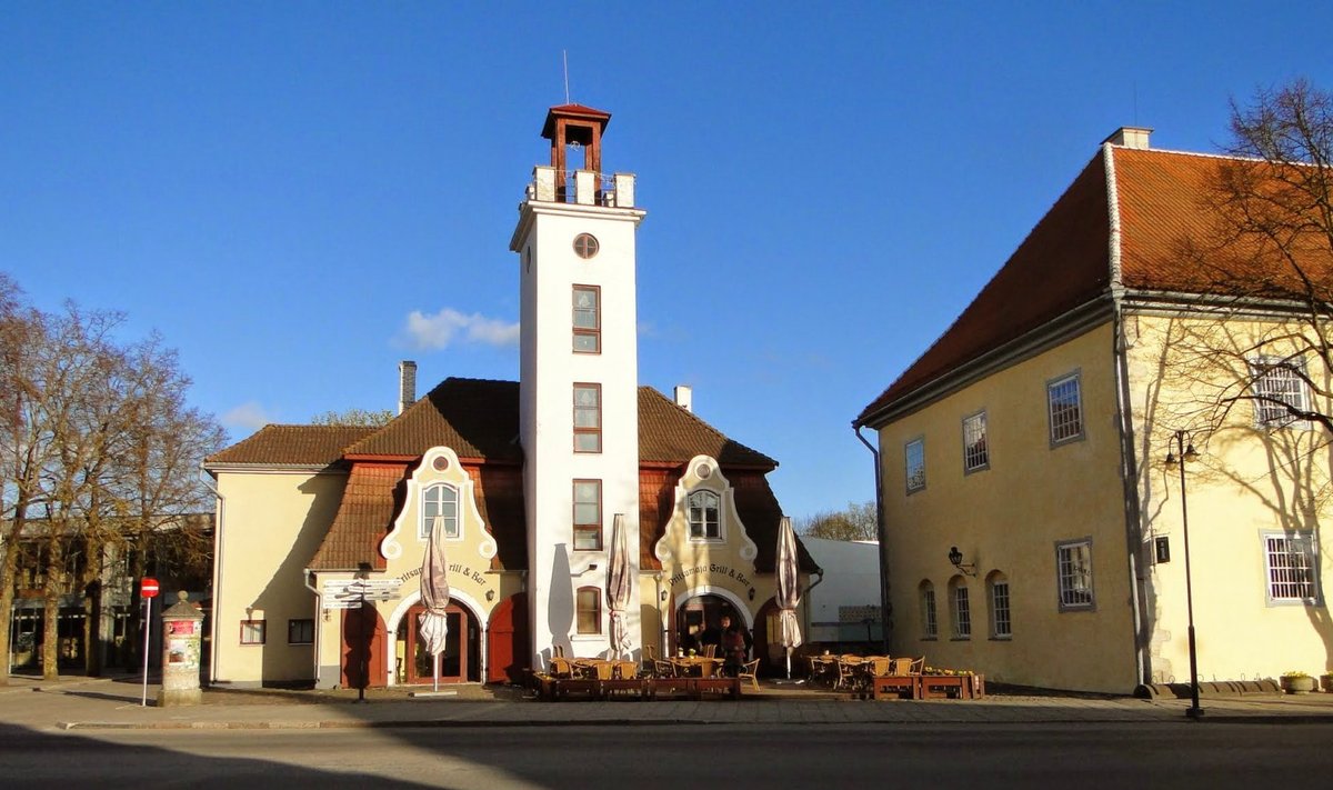 Ajaloolised hooned Saaremaal Kuressaares (Foto: Wikimedia Commons / Leon petrosyan)