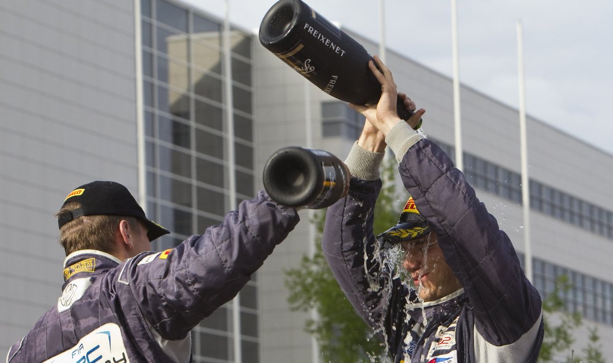 Egon Kaur lõpetas WRC akadeemia tšempionaadi sama punktisummaga teisena Craig Breeni järel. Breen on Citroëni tehasetiimi sõitja.