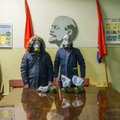 SÕIDA LÄTTI | Ehedal kujul säilinud eliidi tuumavarjendis Līgatnes abiellutakse kuldse Lenini silme all
